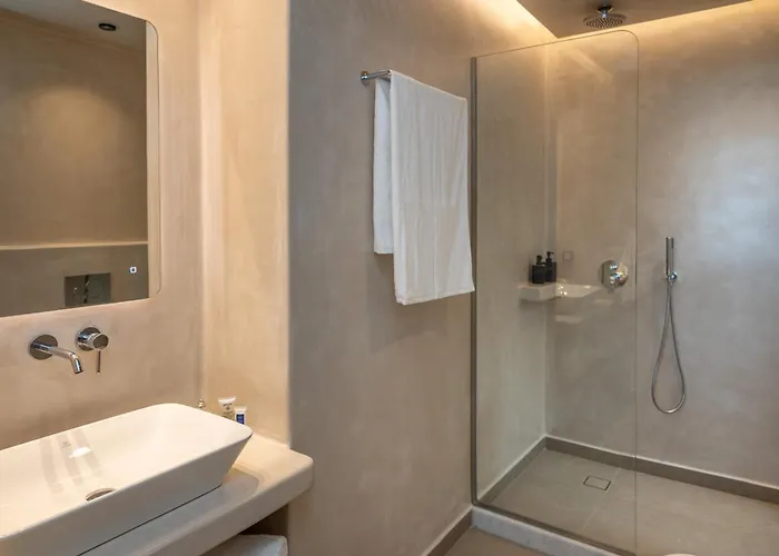 Depalyma Emporio (Santorini)