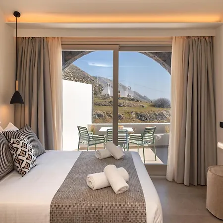 Depalyma Emporio (Santorini)