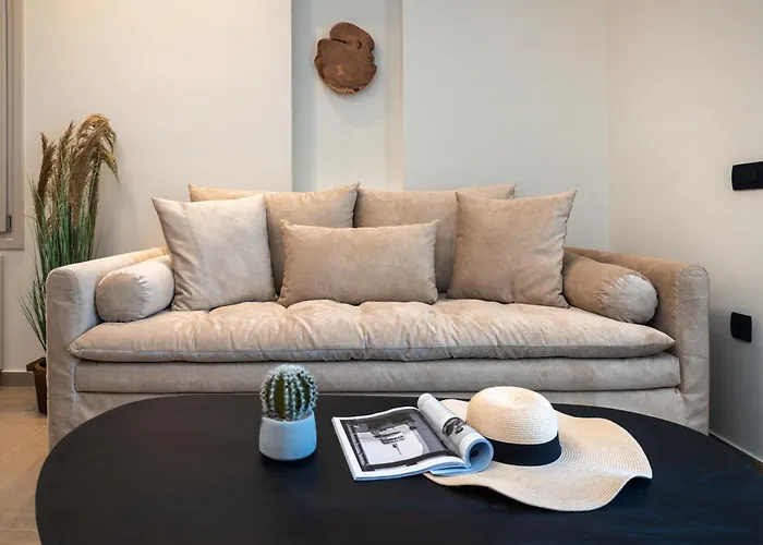 Depalyma Emporio (Santorini)