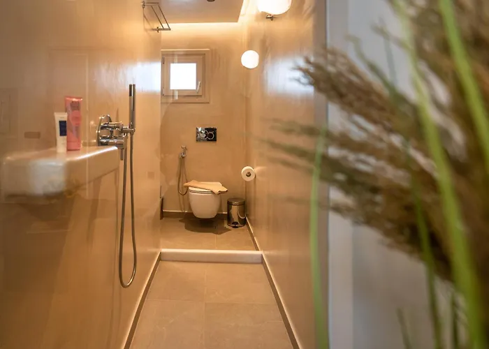 Depalyma Emporio (Santorini)