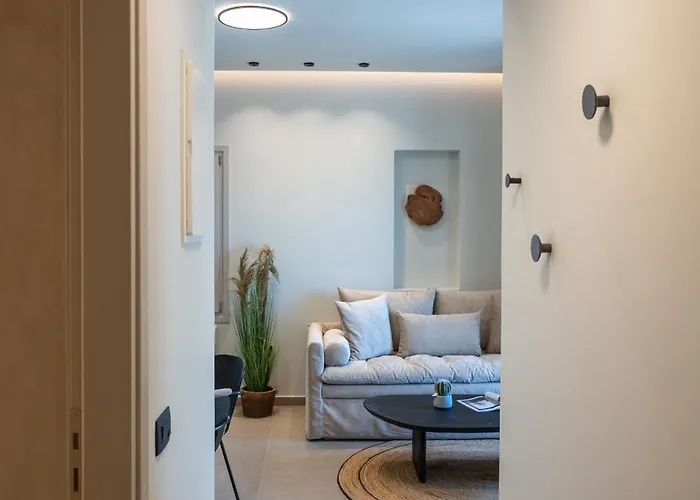 Depalyma Emporio (Santorini)